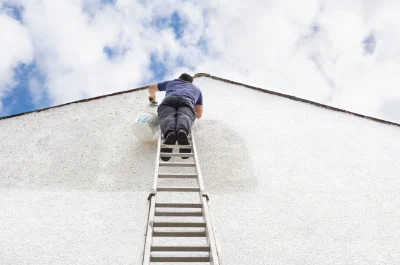 Peinture extérieure à la Madelaine-sous-Montreuil — façades et ravalement